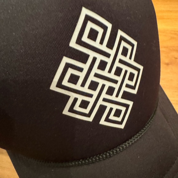 Symbolic Karma Knot trucker hat - Picture 3 of 4
